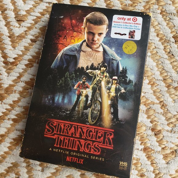 Stranger Things Season 1 Collector's Edition NEW! - Picture 10 of 10